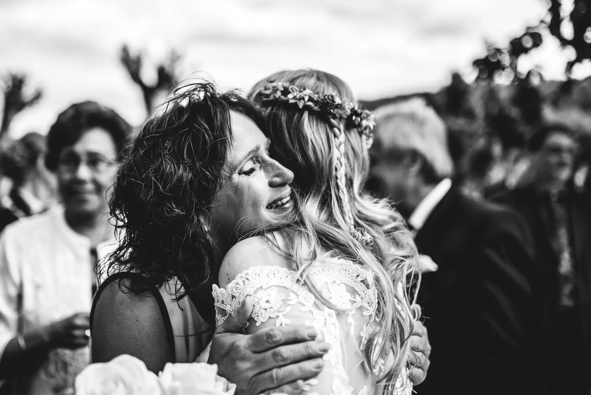 Emotionaler Moment während einer Hochzeit