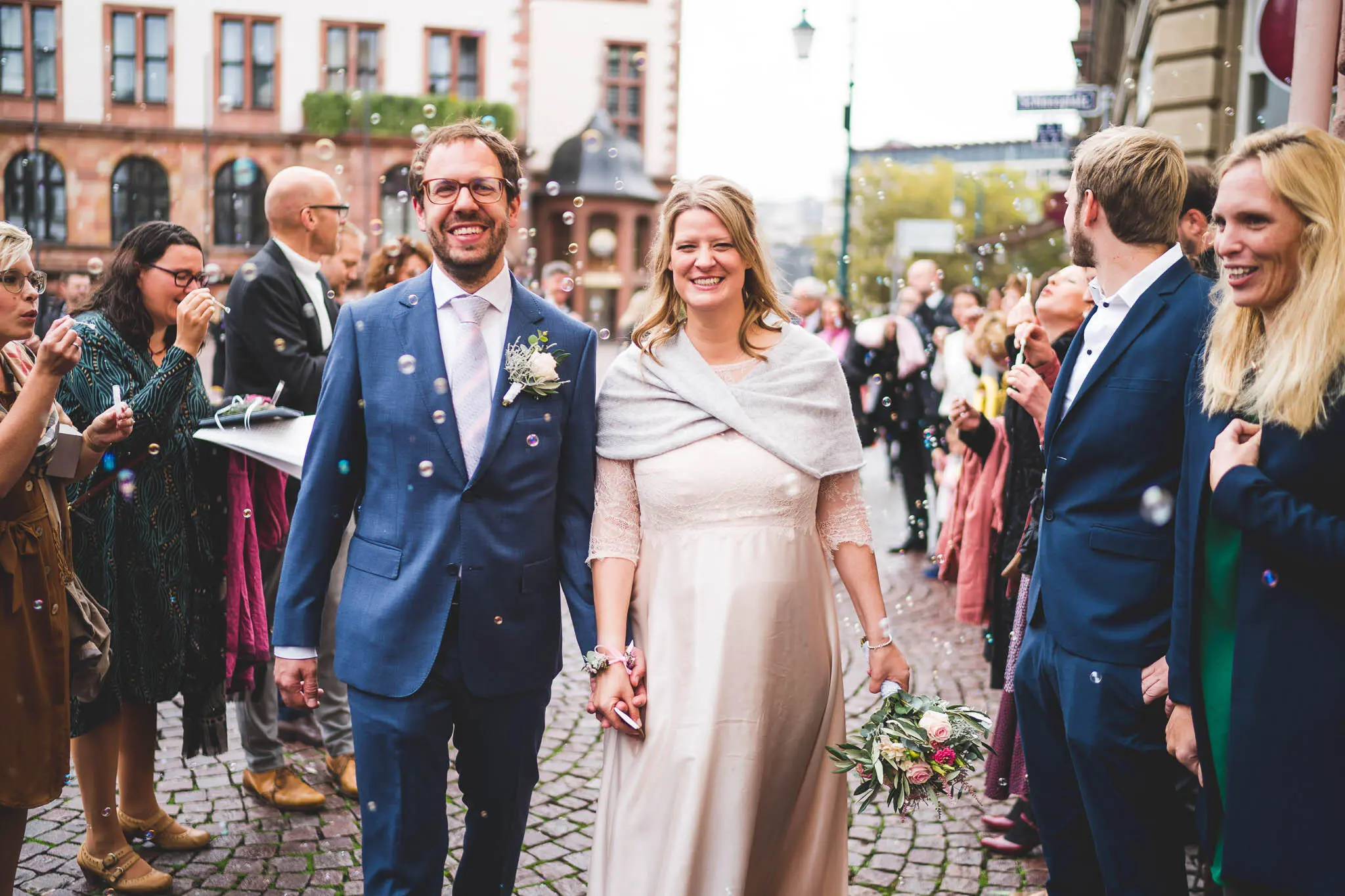 Natürliche, ungestellte Hochzeitsfotografie in Wiesbaden