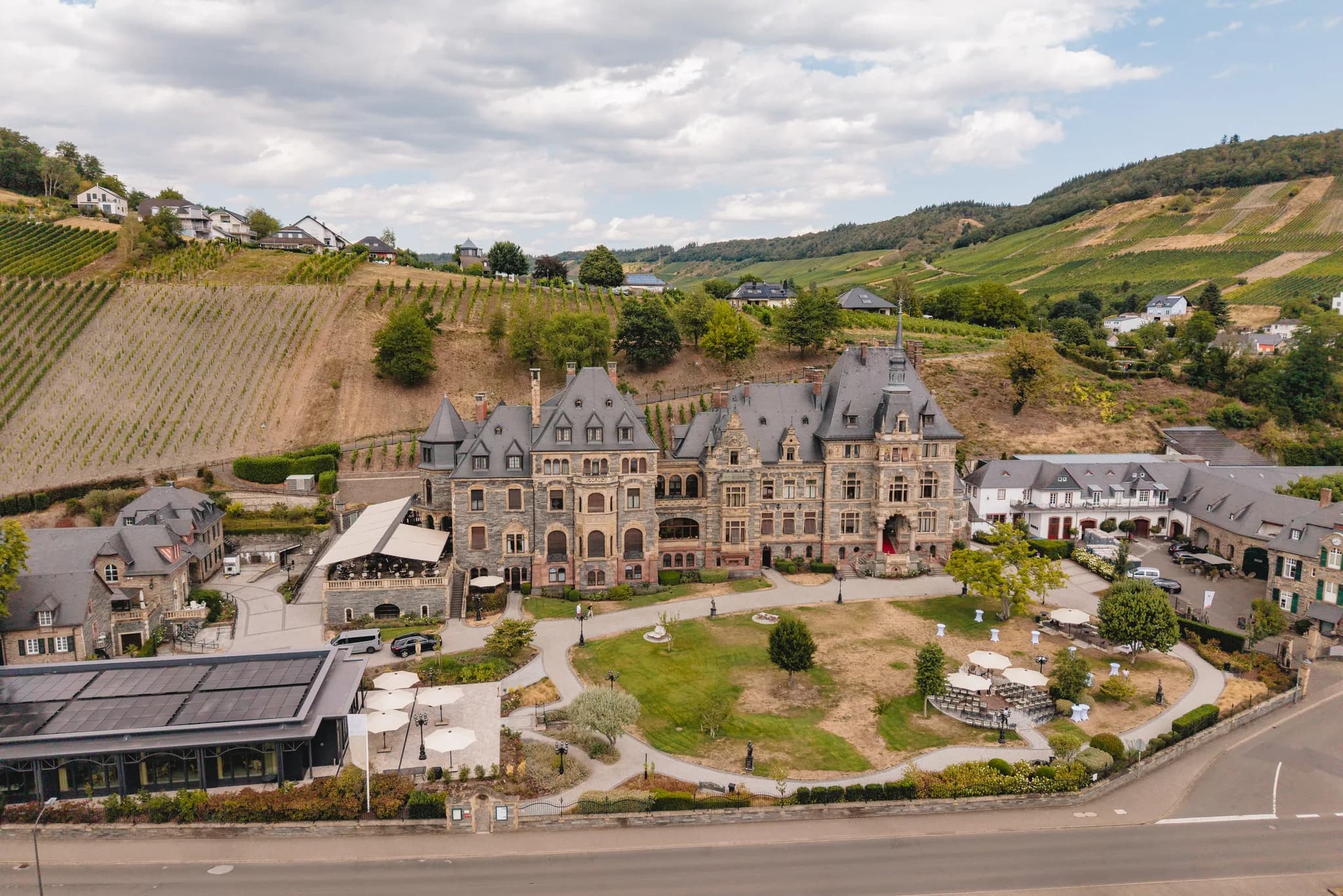 Hochzeit auf Schloss Lieser in Lieser an der Mosel